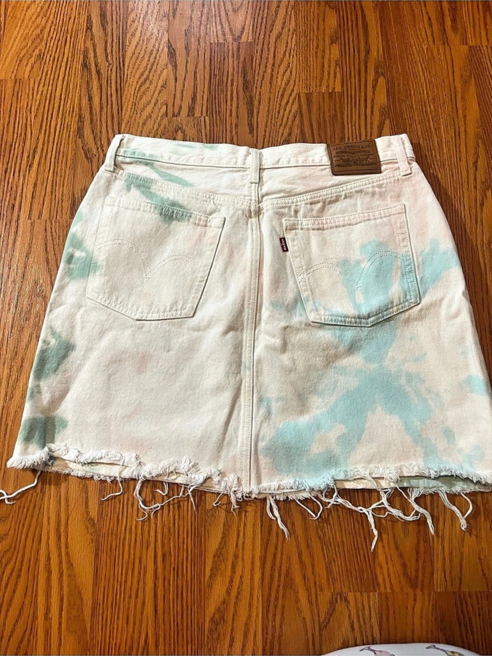 Levis Mini Jean Skirt White Denim Distressed Button Fly Short Cotton Womens 32